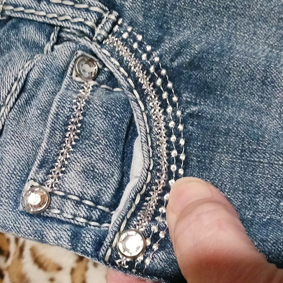 Xhilaration low rise blue jean Bermuda shorts with back pockets Sz 3 juniors - Picture 6 of 10